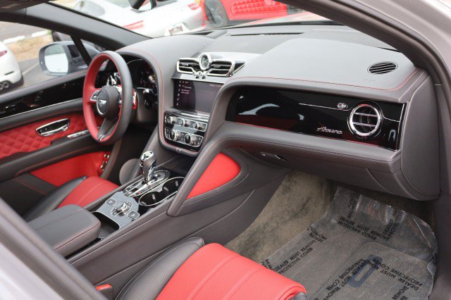 Used 2023 Bentley Bentayga AWD/4WD image 52