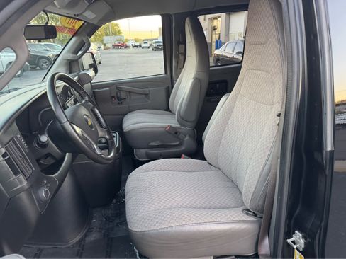 Used 2017 Chevrolet Express 3500 LT w/ LT Preferred Equipment Group RWD image 10