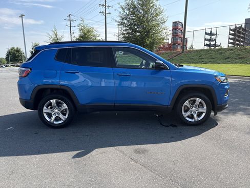 Used 2024 Jeep Compass Latitude AWD/4WD image 10