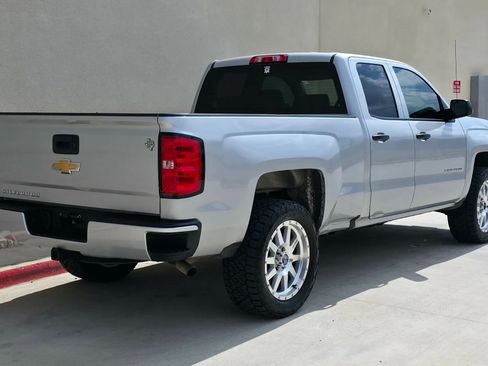 Used 2017 Chevrolet Silverado 1500 Custom w/ Custom Convenience Package RWD image 4