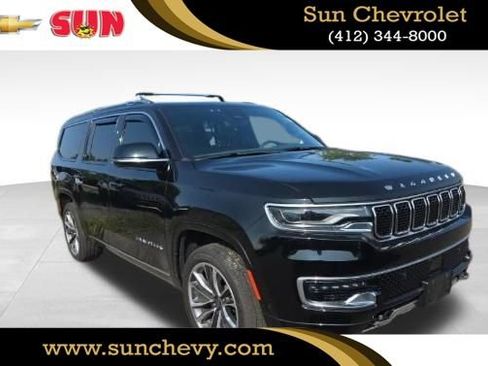 Used 2023 Jeep Wagoneer L Series III w/ Premium Group I AWD/4WD image 1
