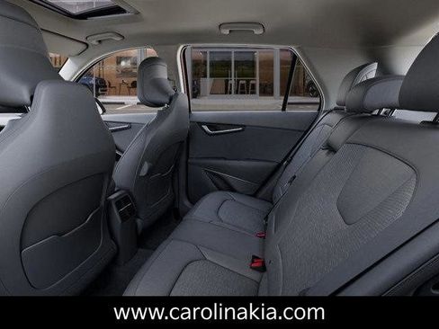 New 2025 Kia Niro SX image 19