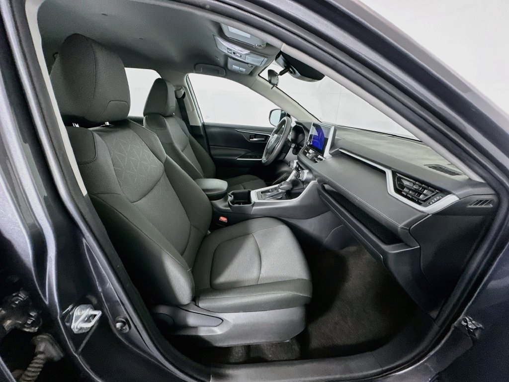 Certified 2025 Toyota RAV4 XLE FWD image 28