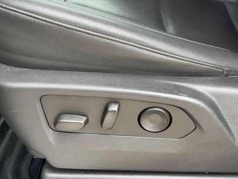 Certified 2025 GMC Sierra 1500 SLT RWD image 24