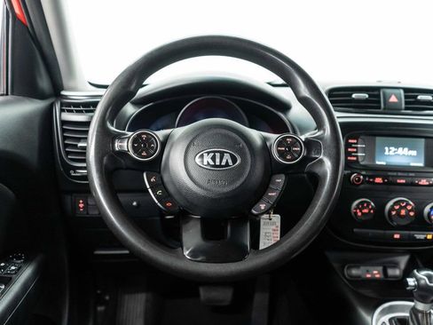 Used 2016 Kia Soul + image 14