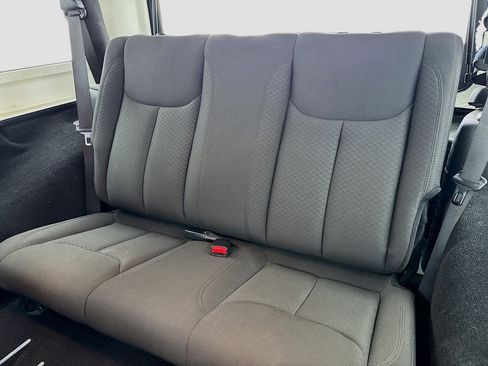 Used 2017 Jeep Wrangler Sport image 13