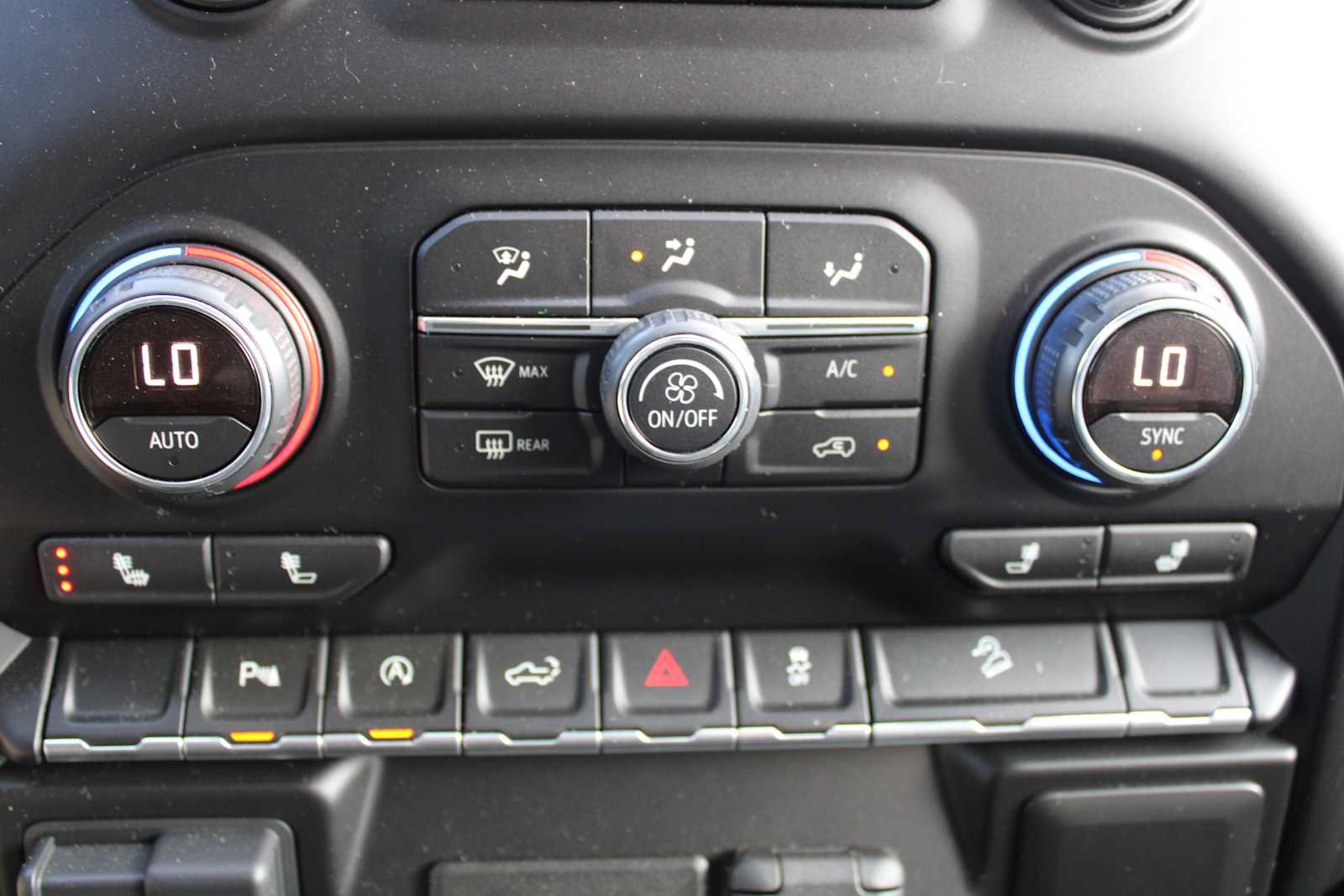 Certified 2019 Chevrolet Silverado 1500 RST AWD/4WD image 16