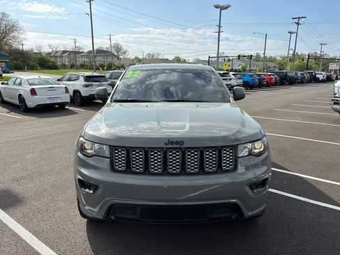 Used 2022 Jeep Grand Cherokee Laredo X AWD/4WD image 5