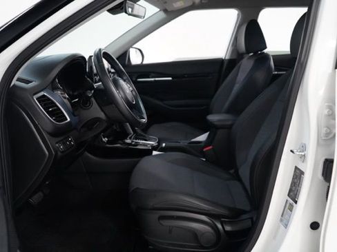 Used 2023 Kia Seltos S image 16