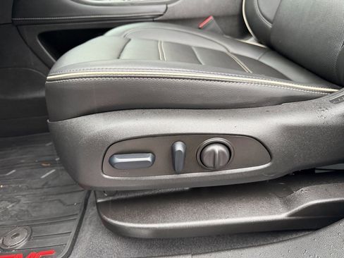 Used 2023 GMC Acadia Denali w/ Denali Ultimate Package image 15