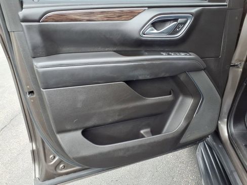 Used 2021 Chevrolet Suburban LS AWD/4WD image 14