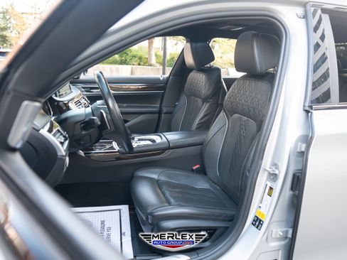 Used 2018 BMW 750i xDrive image 16