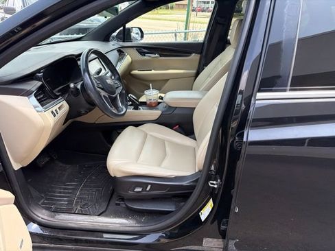 Used 2017 Cadillac XT5 FWD image 5