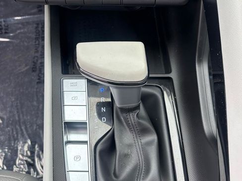 Used 2023 Hyundai Elantra Limited FWD image 22