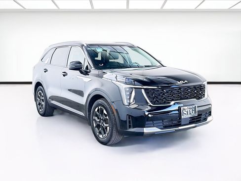 Used 2025 Kia Sorento S w/ Panoramic Sunroof Package FWD image 3