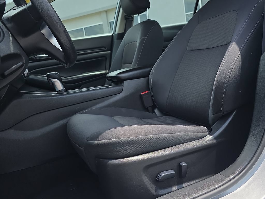 Used 2024 Nissan Altima 2.5 SV FWD image 19