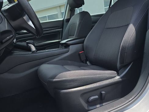 Used 2024 Nissan Altima 2.5 SV FWD image 19