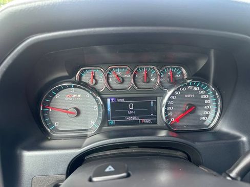 Used 2018 Chevrolet Silverado 1500 LT w/ Midnight Edition AWD/4WD image 13