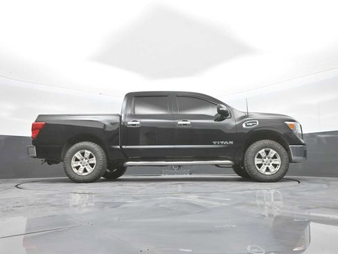 Used 2017 Nissan Titan SV AWD/4WD image 36