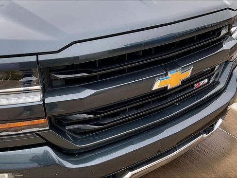 Used 2018 Chevrolet Silverado 1500 LT w/ All Star Edition image 29