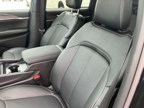 New 2026 Jeep Grand Cherokee Limited AWD/4WD image 12