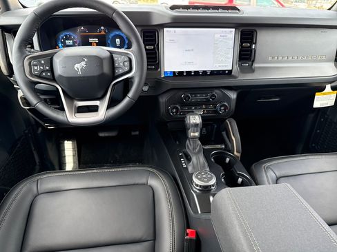 New 2026 Ford Bronco Badlands image 5