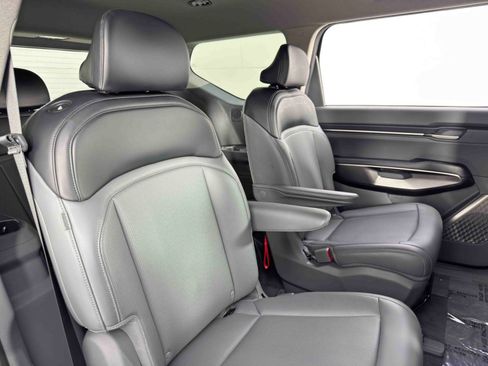 Used 2024 Kia EV9 Light Long Range image 38