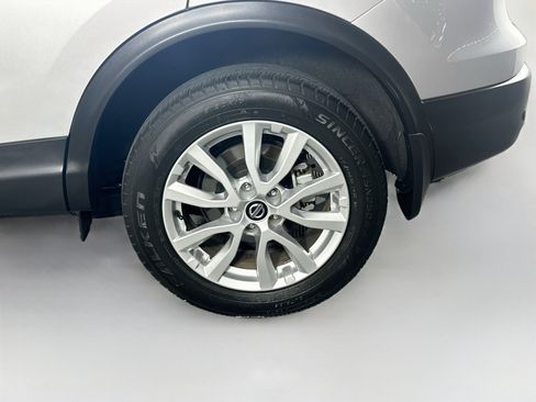 Used 2021 Nissan Rogue Sport SV FWD image 11