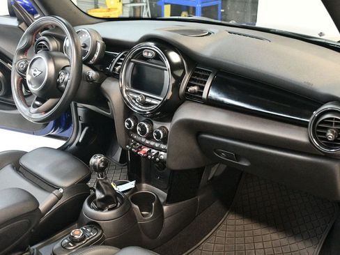 Used 2019 MINI Cooper S image 34