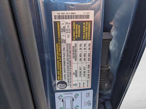 Used 2020 Volkswagen Tiguan SE image 15