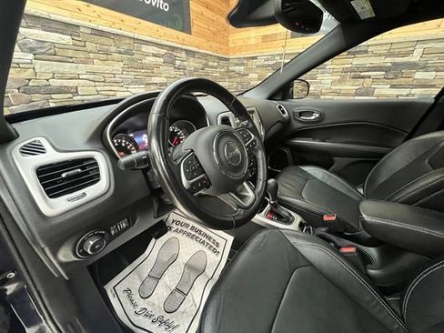 Used 2021 Jeep Compass Latitude w/ Sun and Sound Group AWD/4WD image 12