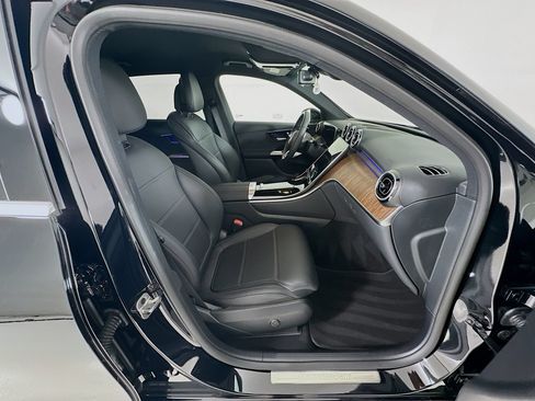 Used 2026 Mercedes-Benz GLC 300 image 30
