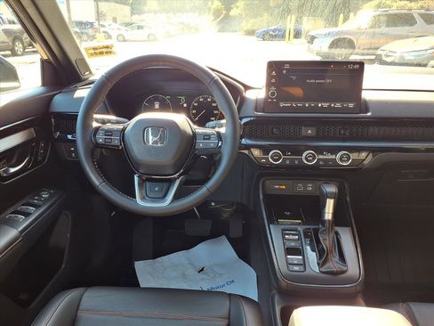 Used 2025 Honda CR-V Sport Touring image 9