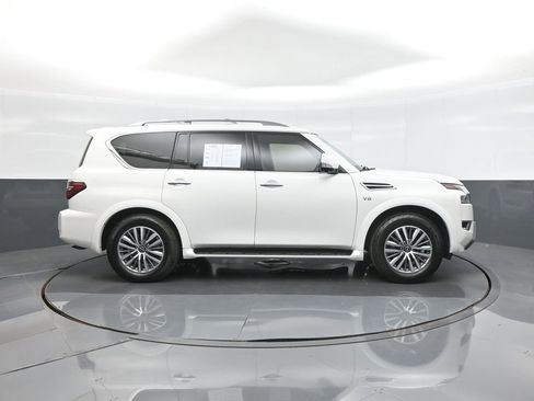 Used 2021 Nissan Armada SL w/ Captain's Chairs Package AWD/4WD image 8