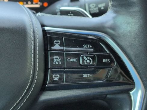 Used 2022 Jeep Grand Cherokee Overland AWD/4WD image 28