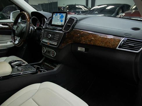 Used 2017 Mercedes-Benz GLS 550 4MATIC image 40