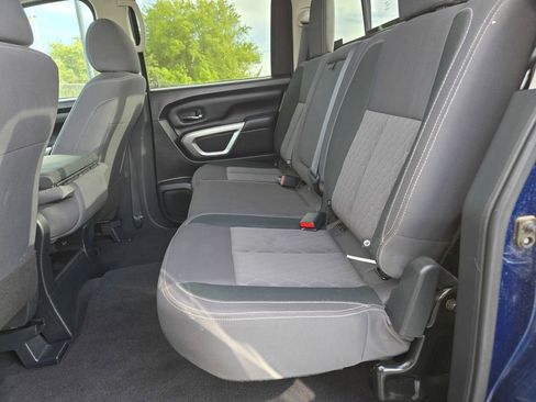 Used 2023 Nissan Titan SV image 12