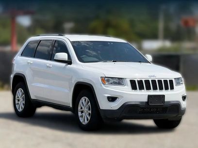 Used 2014 Jeep Grand Cherokee Laredo w/ 18" Wheel & 8.4" Radio Group