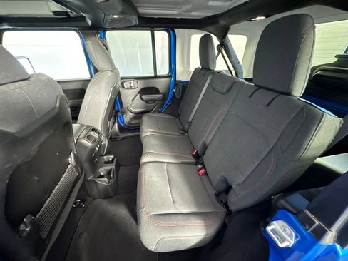 Certified 2025 Jeep Wrangler Unlimited Rubicon w/ Convenience Group AWD/4WD image 37