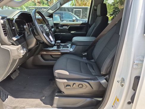 Used 2024 GMC Sierra 1500 Elevation w/ LPO, Elevation Black Package AWD/4WD image 18