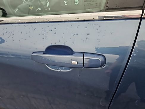 Used 2024 Chevrolet Equinox LT image 9