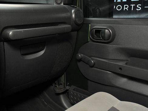 Used 2009 Jeep Wrangler Unlimited X RWD image 16