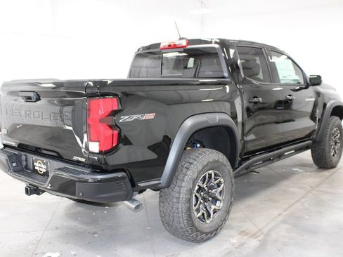 New 2026 Chevrolet Colorado ZR2 w/ Technology Package AWD/4WD image 9