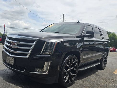 Used 2016 Cadillac Escalade Luxury AWD/4WD image 3