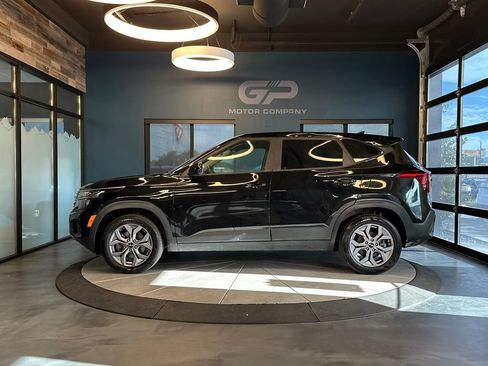 Used 2024 Kia Seltos LX AWD/4WD image 6