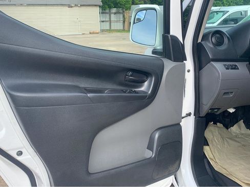 Used 2015 Nissan NV200 SV w/ Technology Package FWD image 9