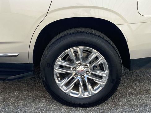 Used 2023 GMC Yukon SLT RWD image 9