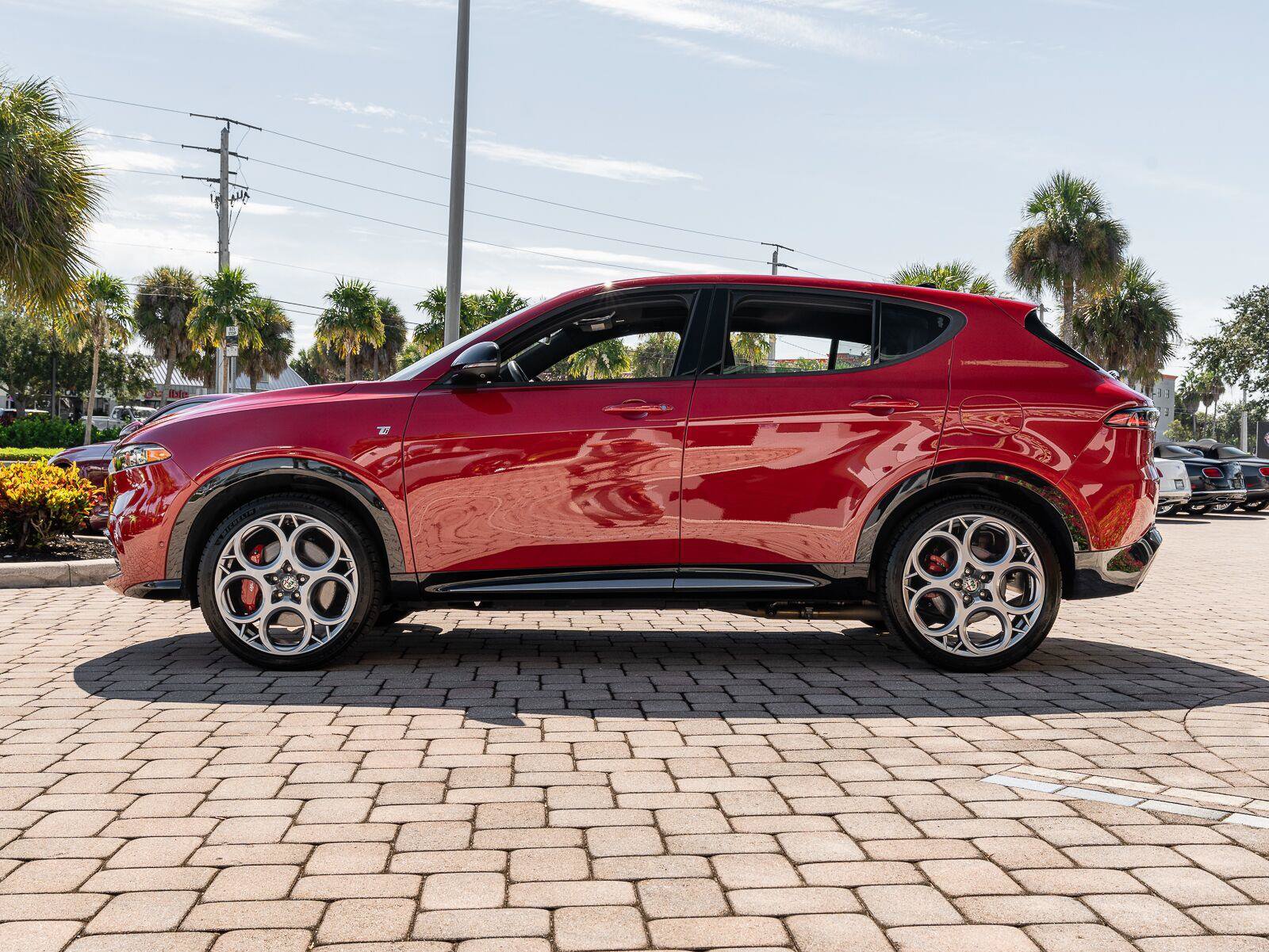 Used 2024 Alfa Romeo Tonale Ti AWD/4WD image 38