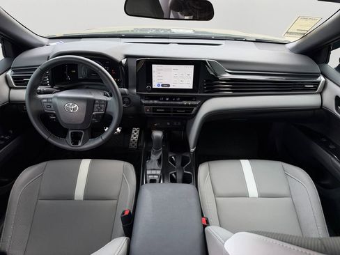 Used 2025 Toyota Camry SE FWD image 17