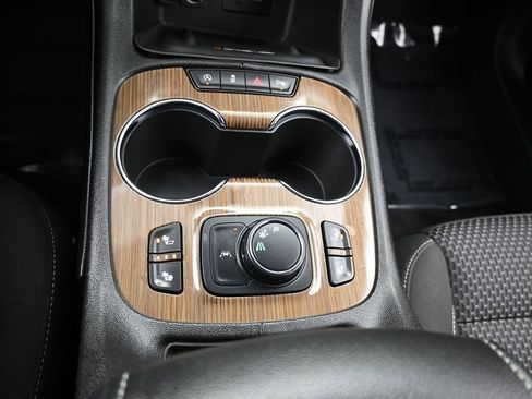 Used 2022 GMC Acadia SLE w/ Driver Convenience Package image 27